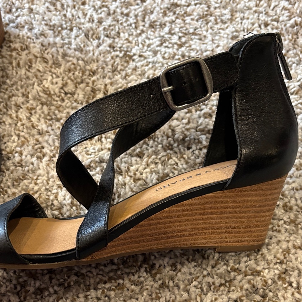 Lucky Brand Black Strappy Sandals - Picture 5 of 8